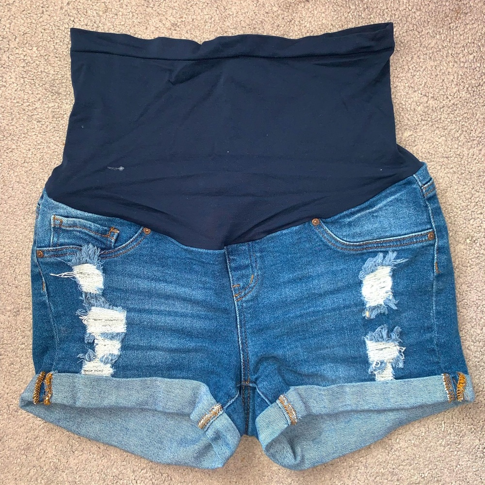 Women’s maternity shorts